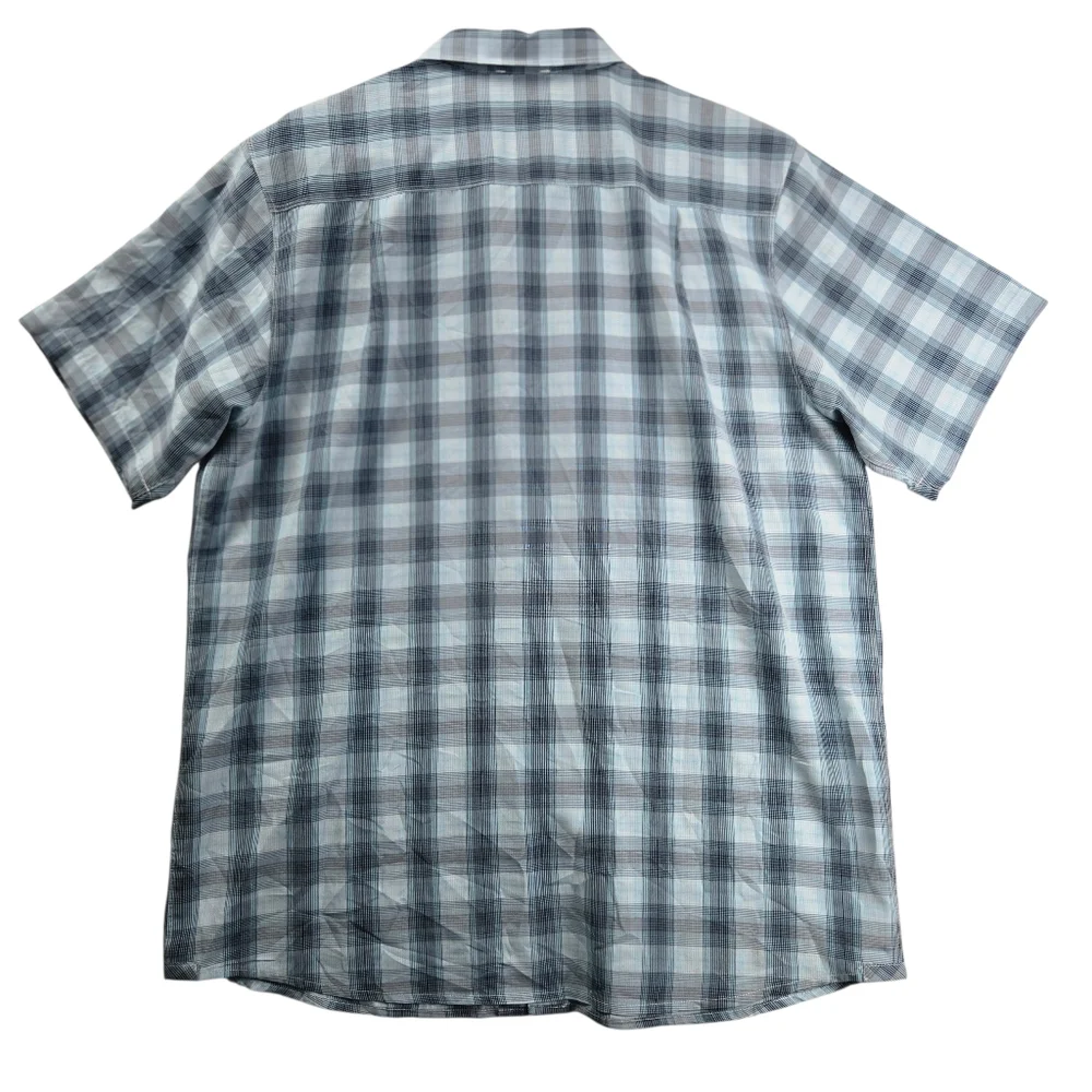The North Face Blue Plaid Short Sleeve Button-Up Shirt Pockets